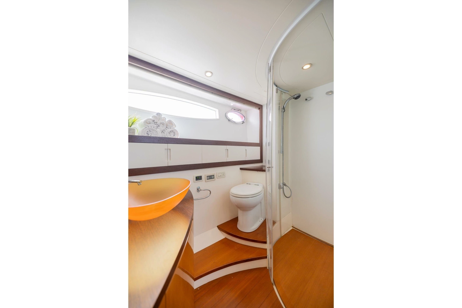 2007 Pershing 56