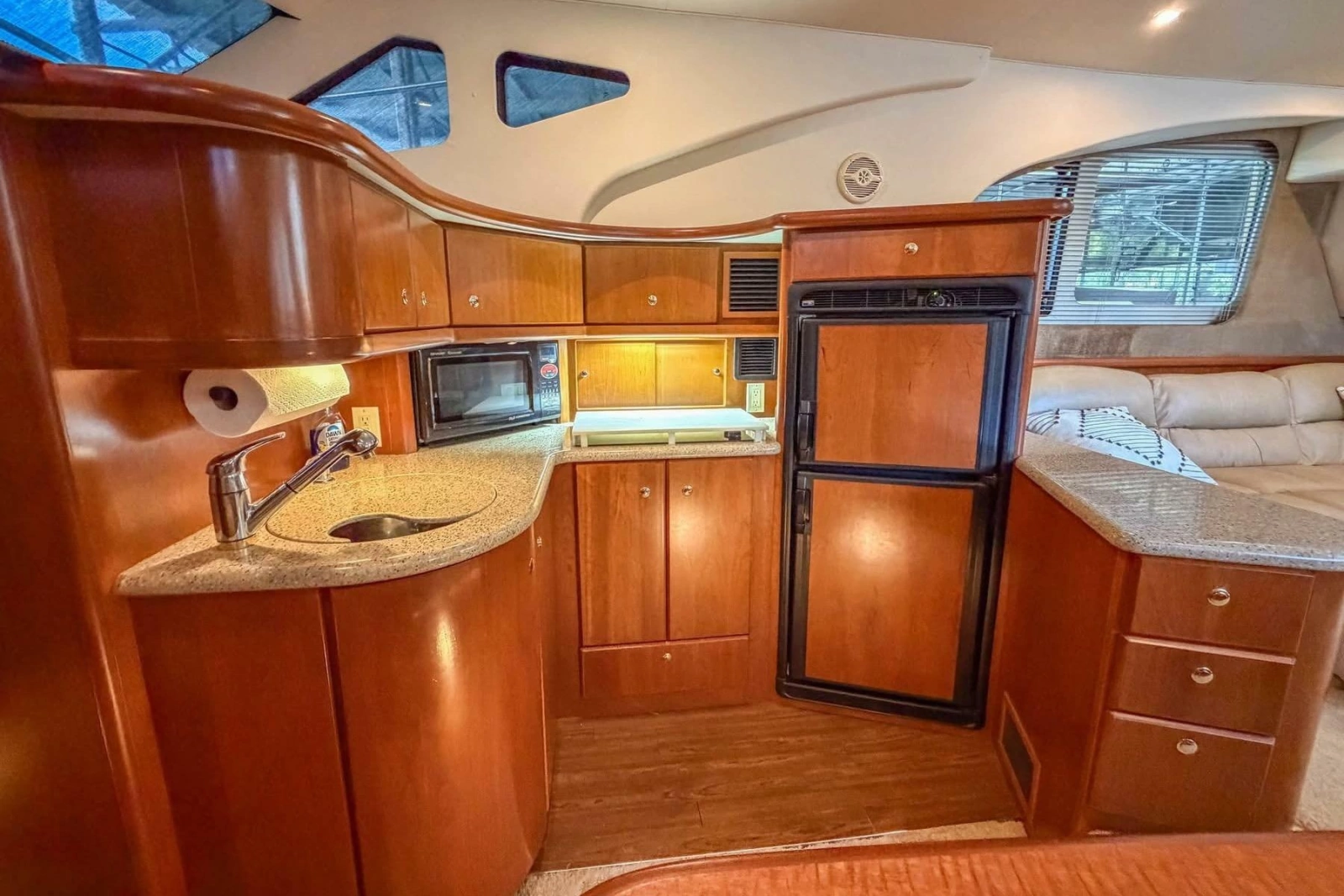 2007 Silverton 35 Motor Yacht