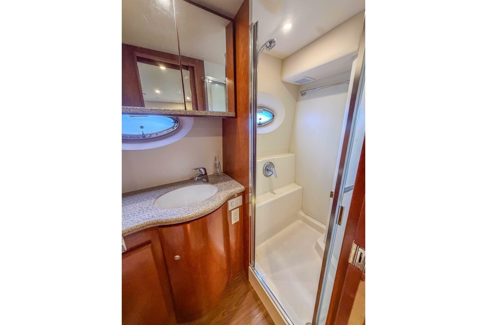 2007 Silverton 35 Motor Yacht