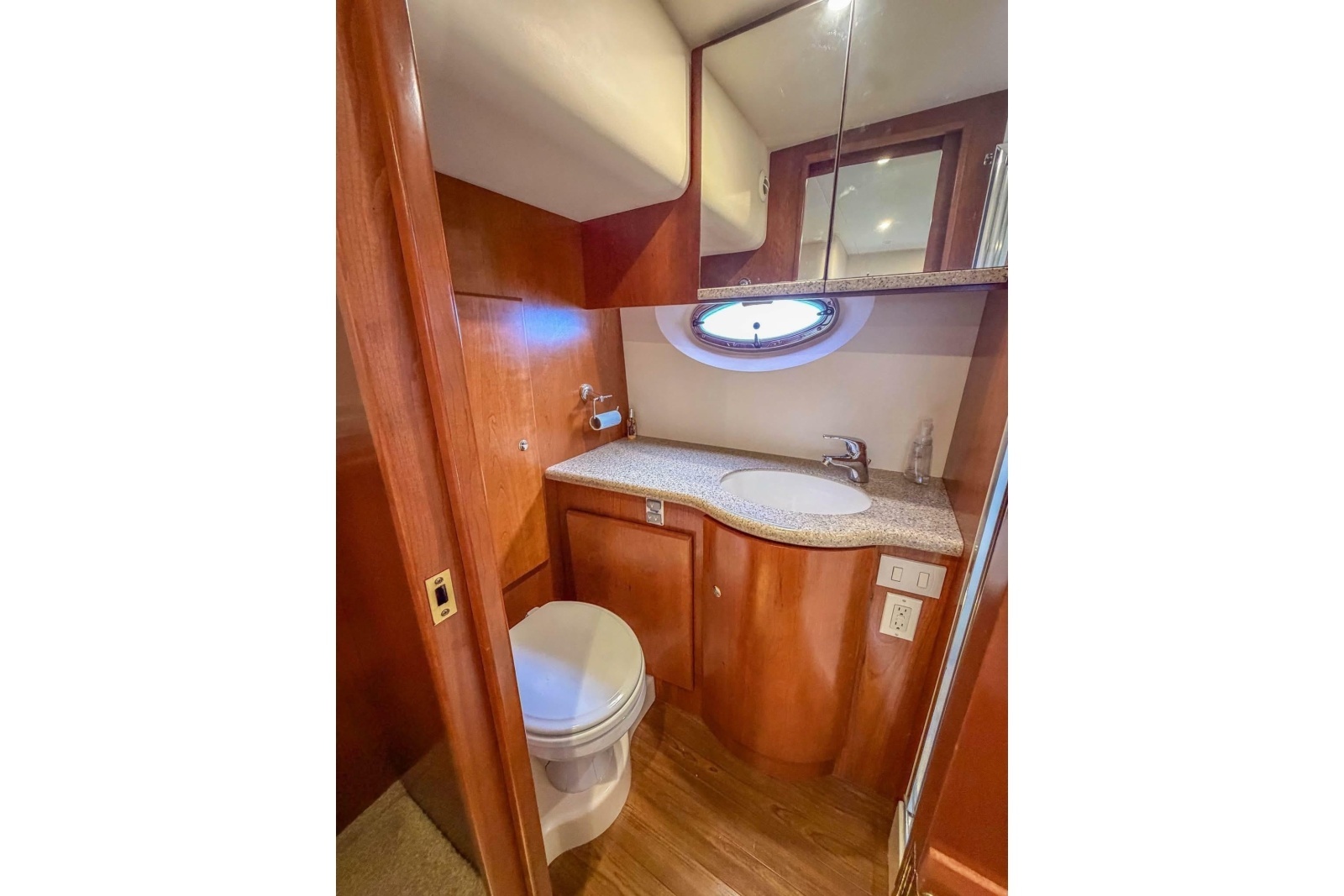 2007 Silverton 35 Motor Yacht