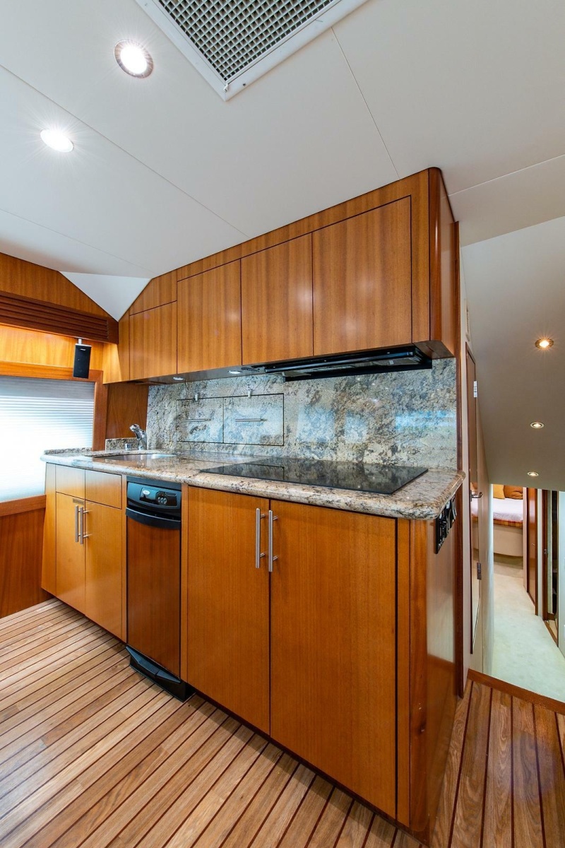 2006 Hatteras 64 Convertible