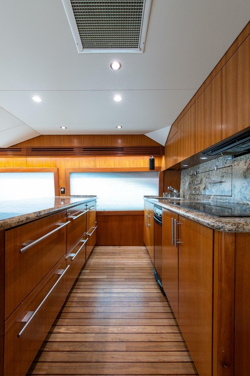 2006 Hatteras 64 Convertible