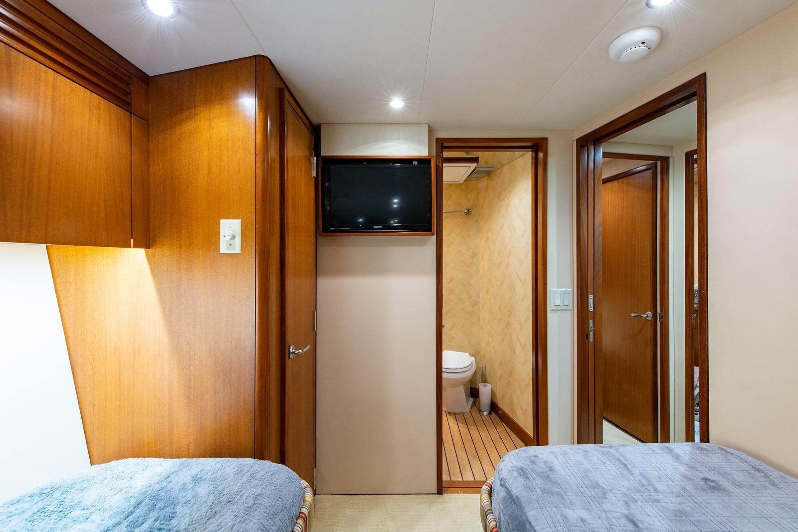 2006 Hatteras 64 Convertible