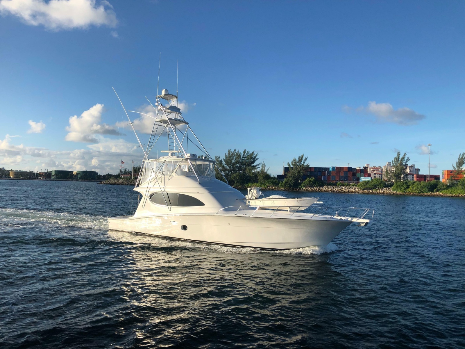 2006 Hatteras 64 Convertible