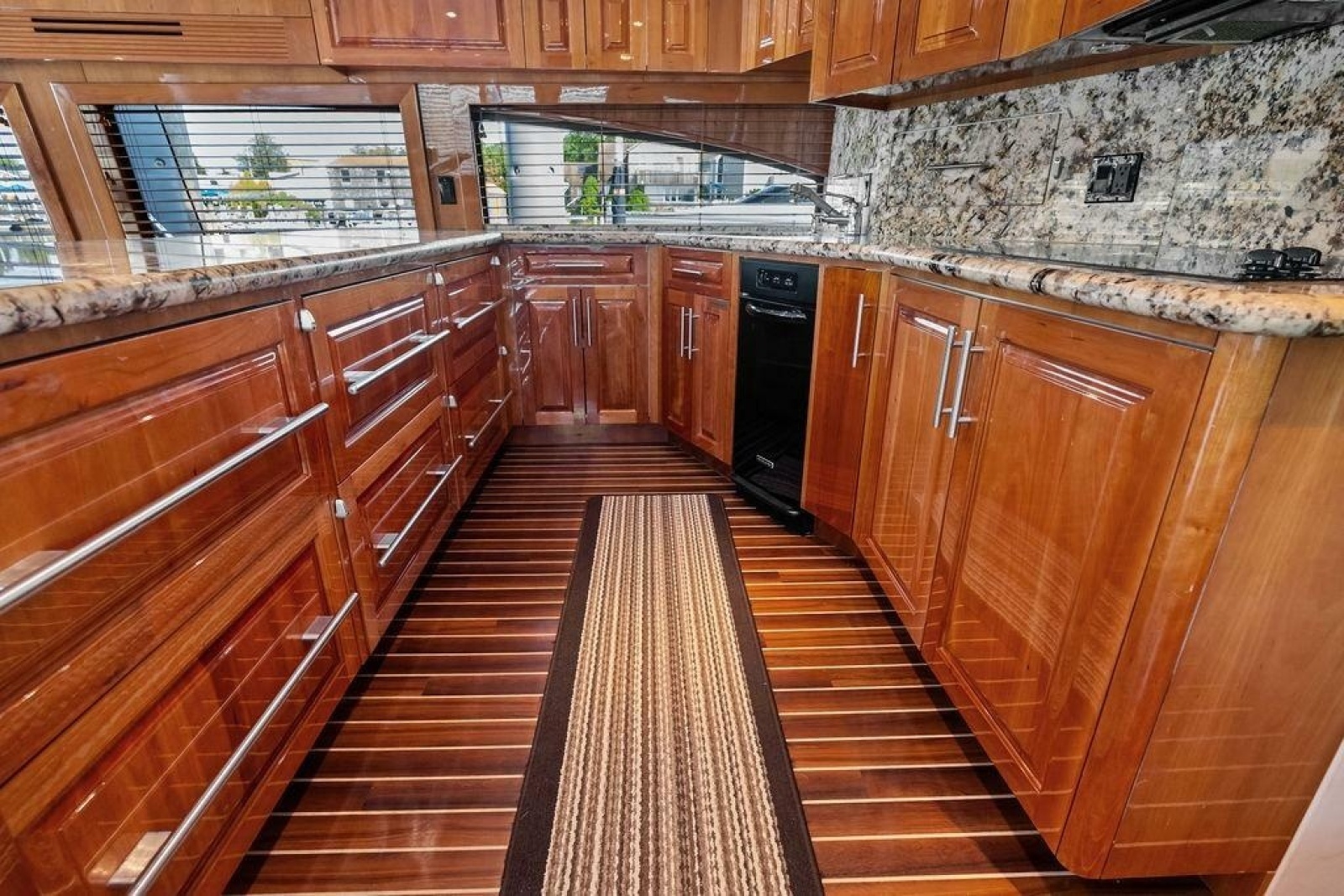 68ft Hatteras Yacht For Sale