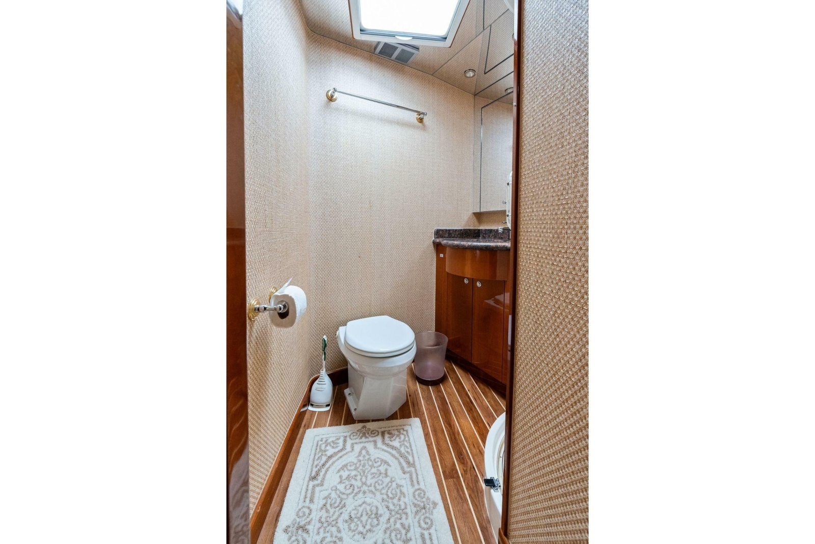 68ft Hatteras Yacht For Sale