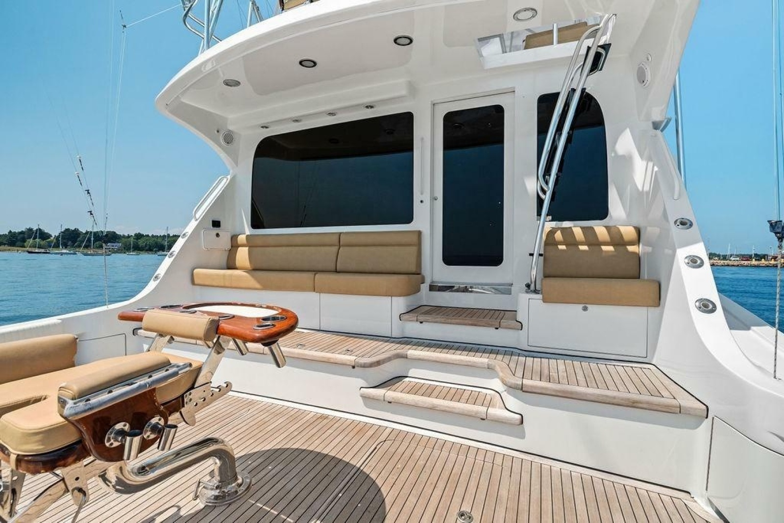 68ft Hatteras Yacht For Sale