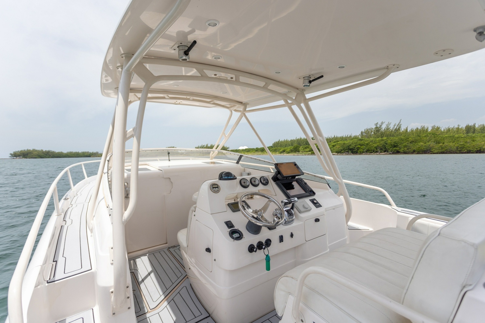 2006 Intrepid 348 Walkaround
