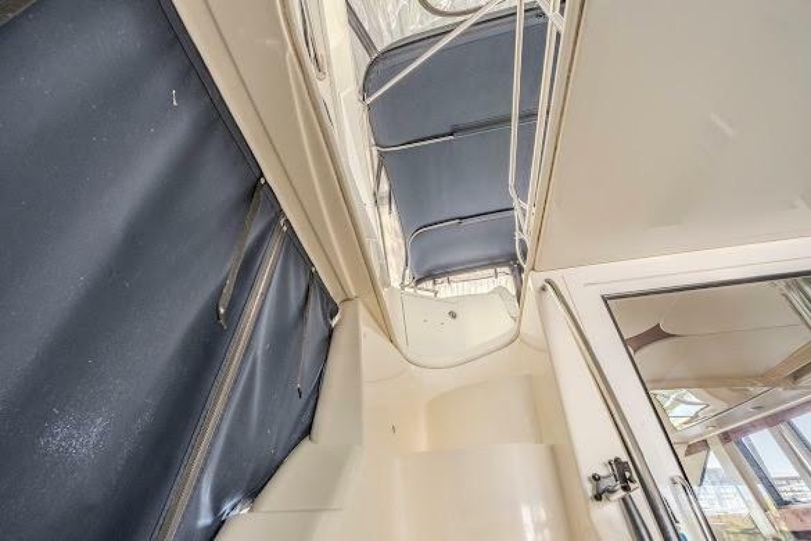 2006 Meridian 341 Sedan