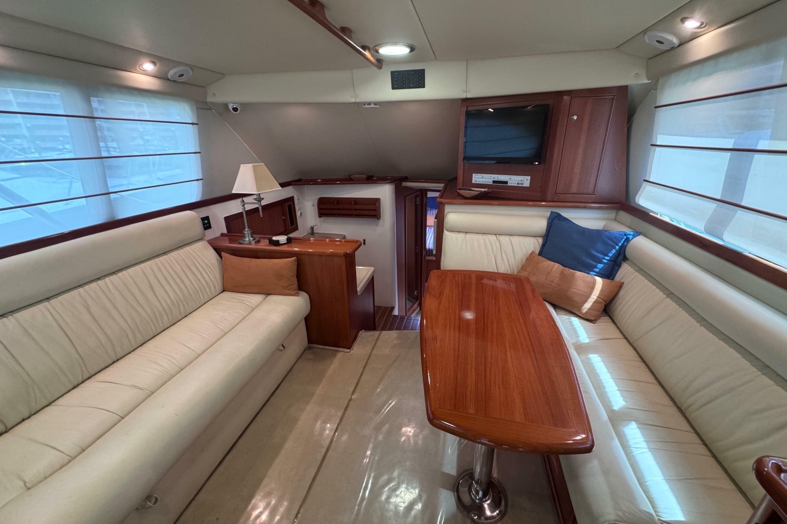 2006 Riviera 37 Flybridge