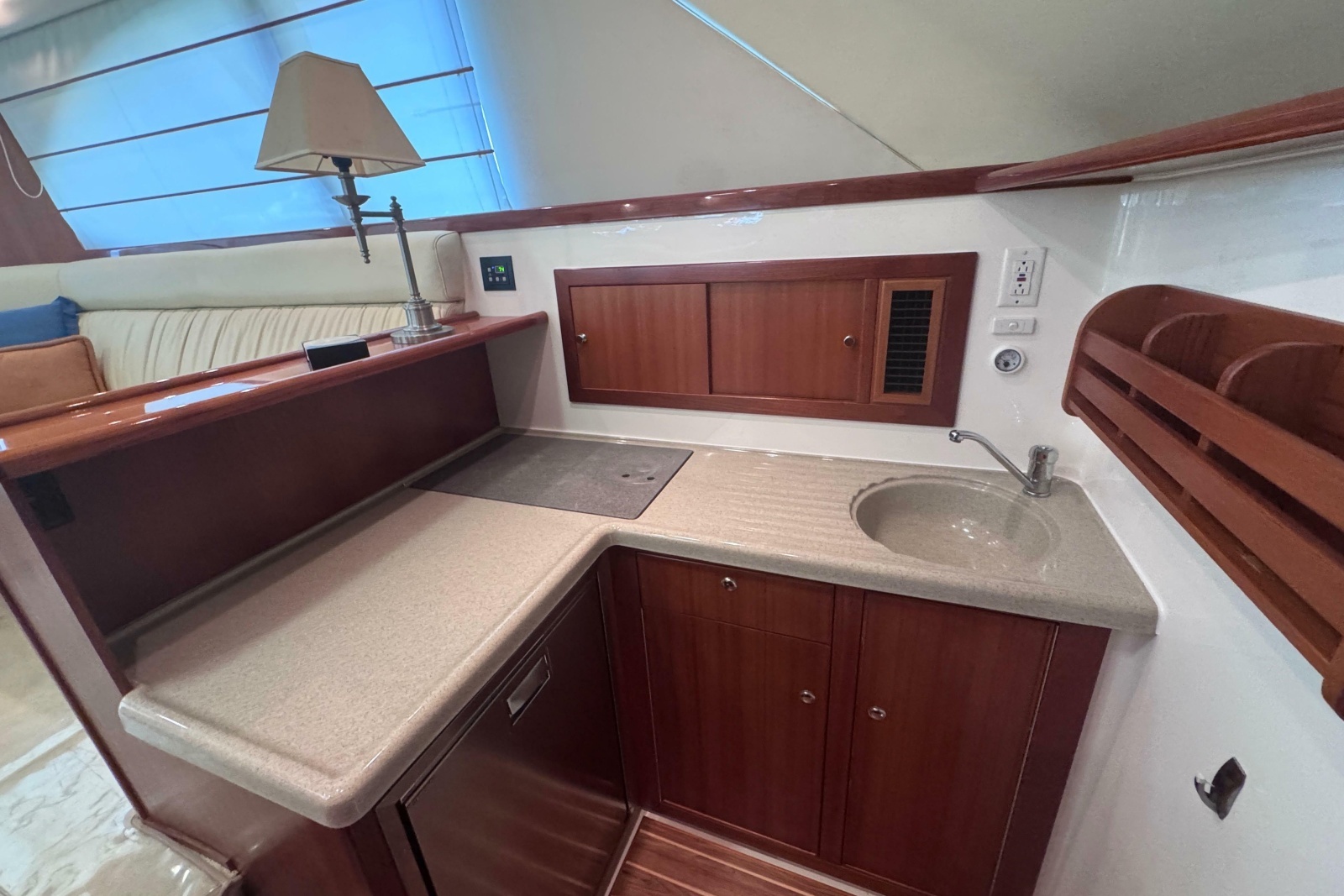 2006 Riviera 37 Flybridge