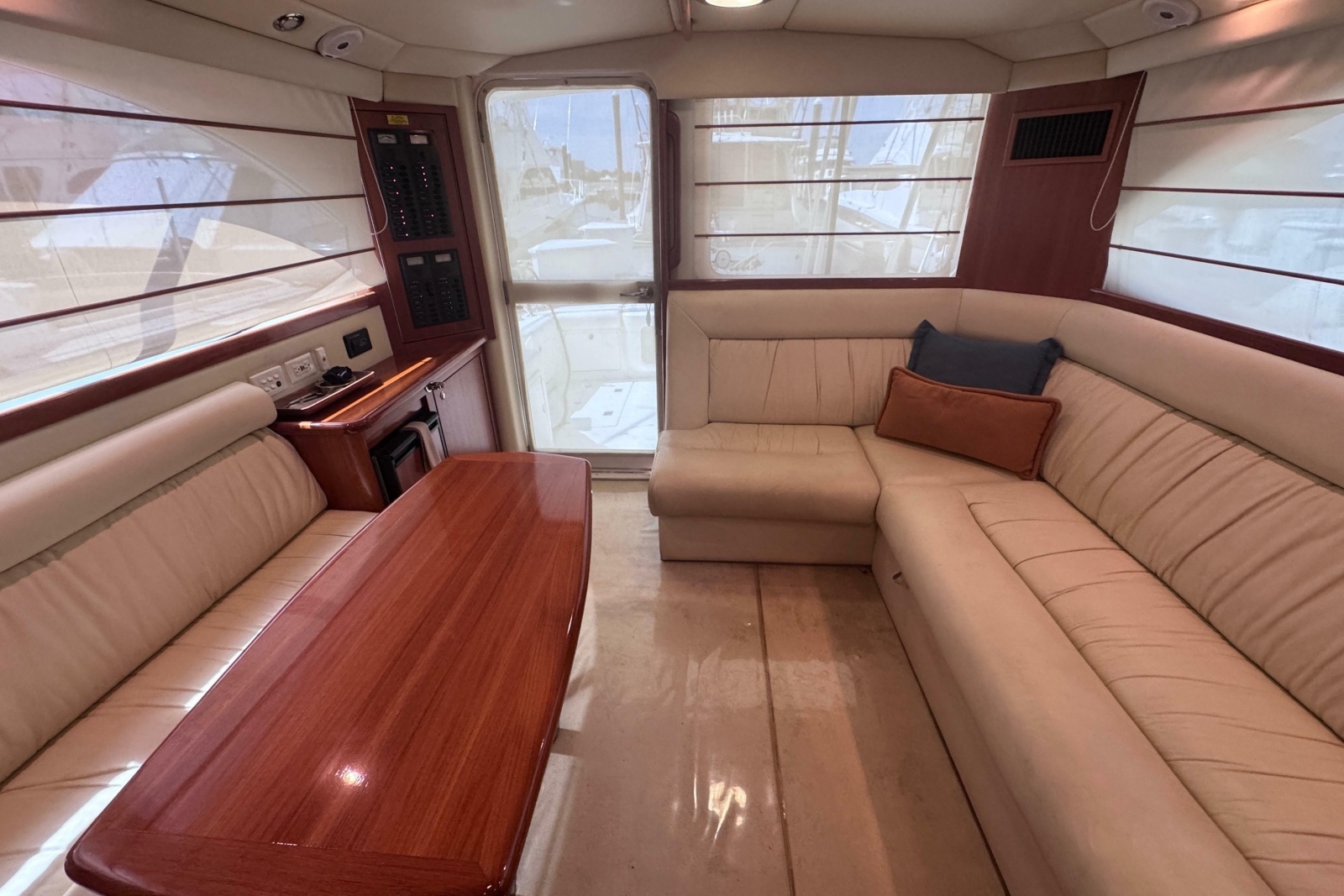 2006 Riviera 37 Flybridge