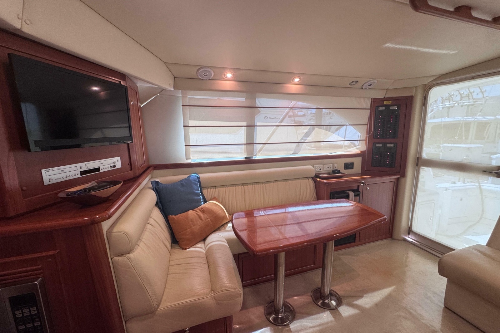 2006 Riviera 37 Flybridge