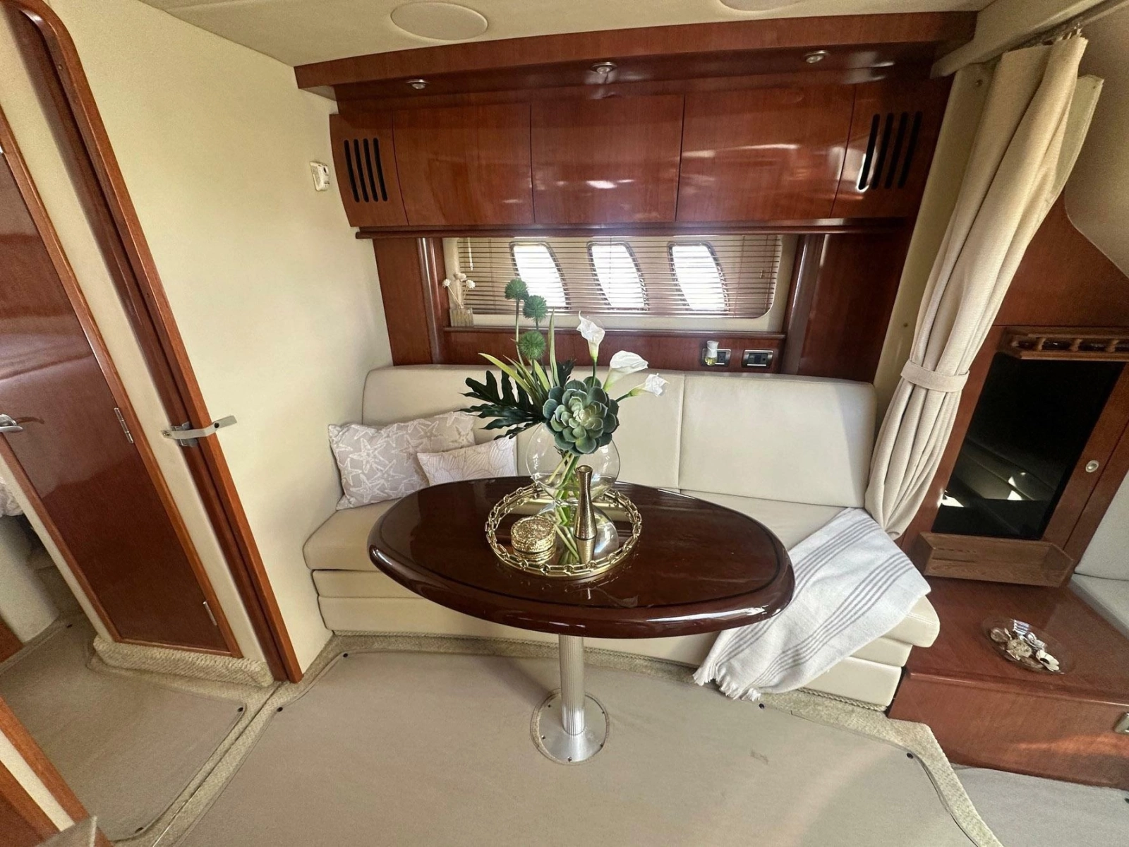 2006 Sea Ray 380 Sundancer