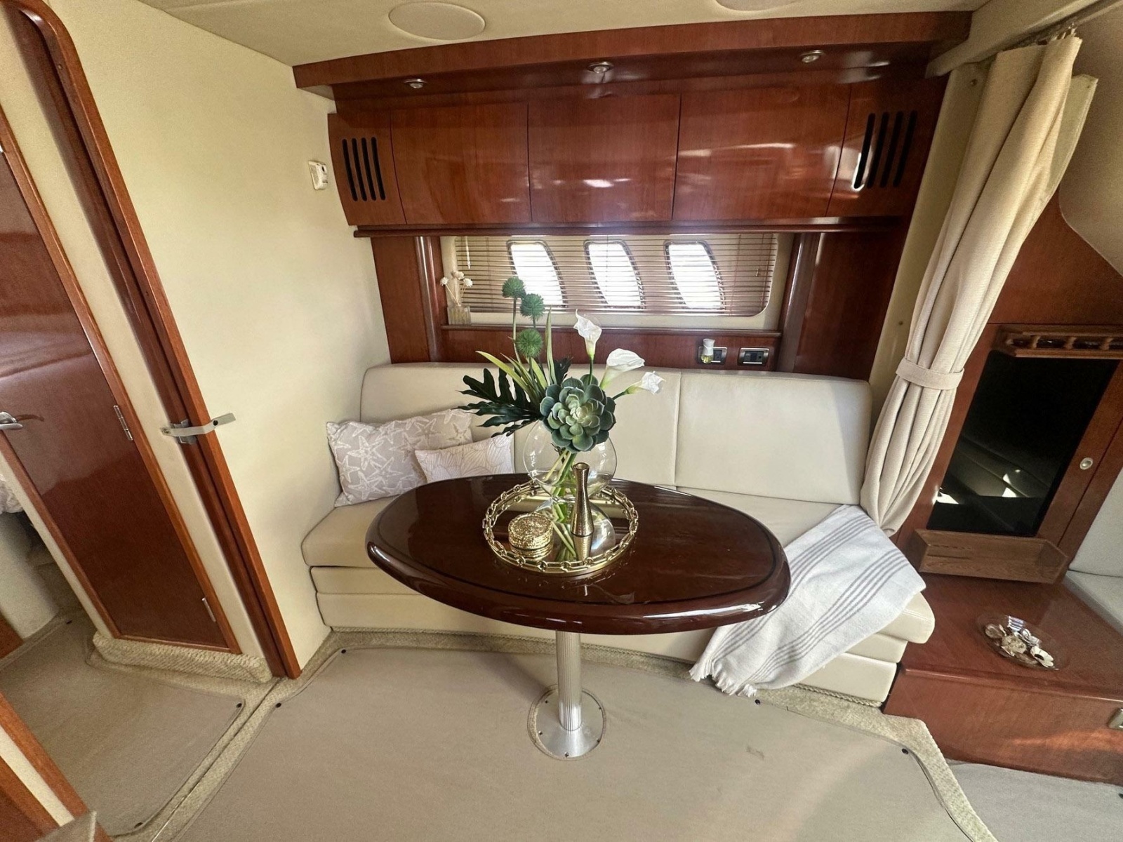 2006 Sea Ray 380 Sundancer