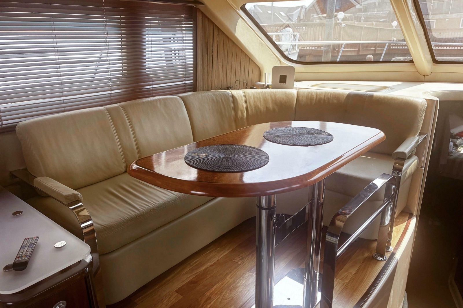2006 Sea Ray 52 Sedan Bridge