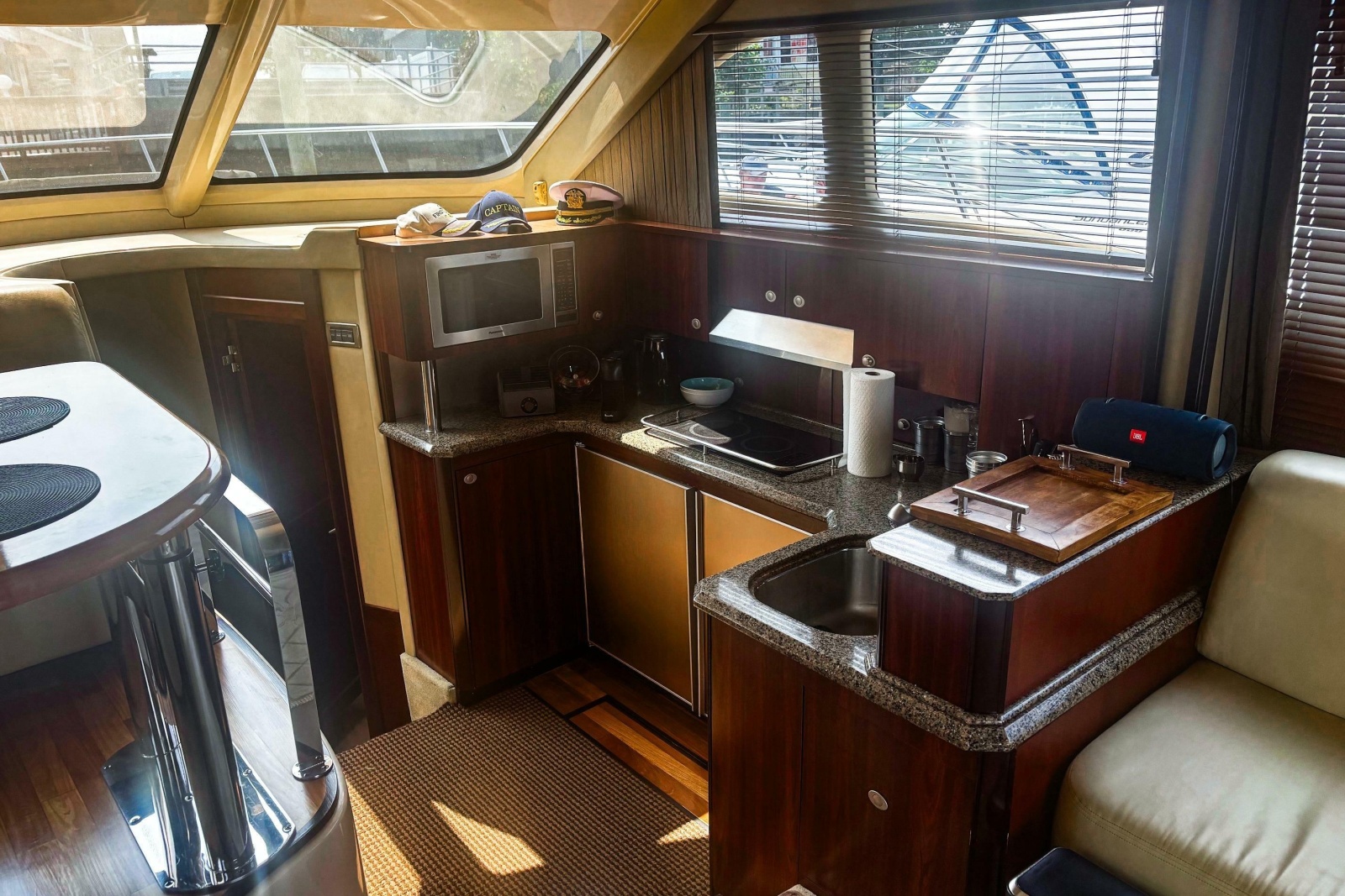 2006 Sea Ray 52 Sedan Bridge