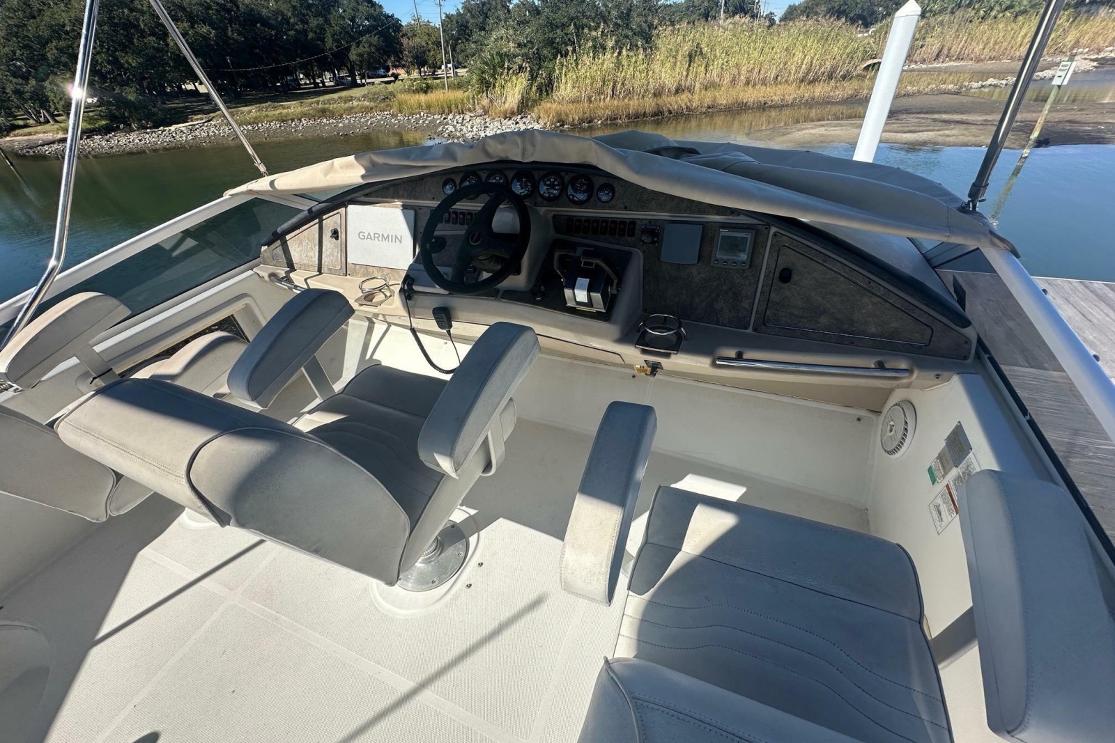2005 Carver 360 Sport Sedan