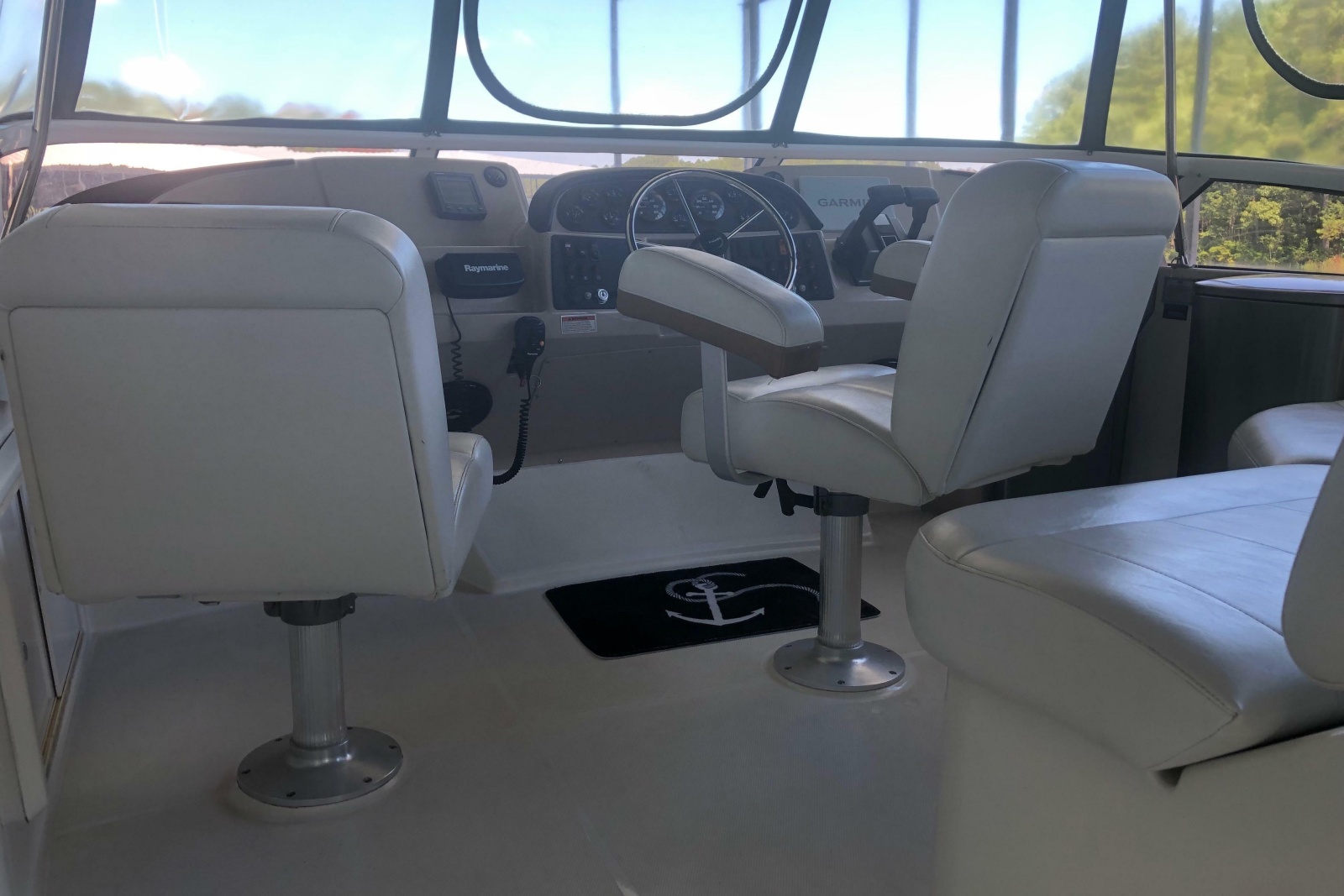 2005 Carver 41 Cockpit Motor Yacht
