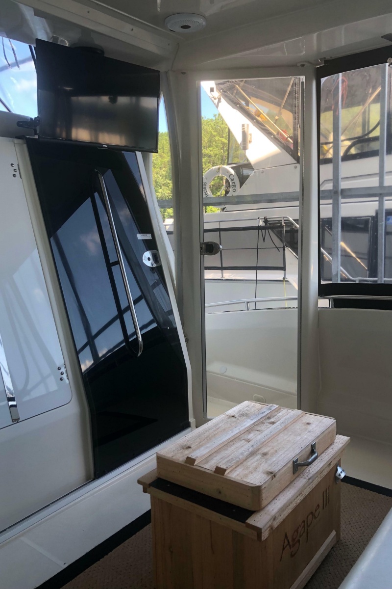 2005 Carver 41 Cockpit Motor Yacht