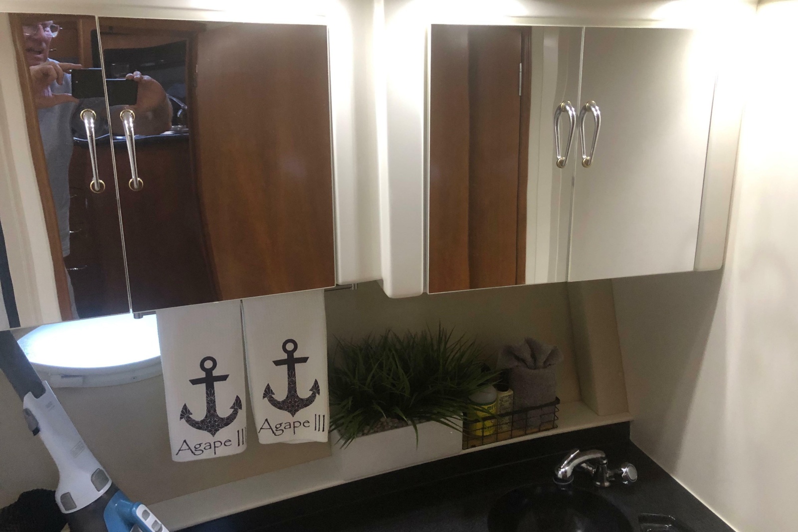 2005 Carver 41 Cockpit Motor Yacht