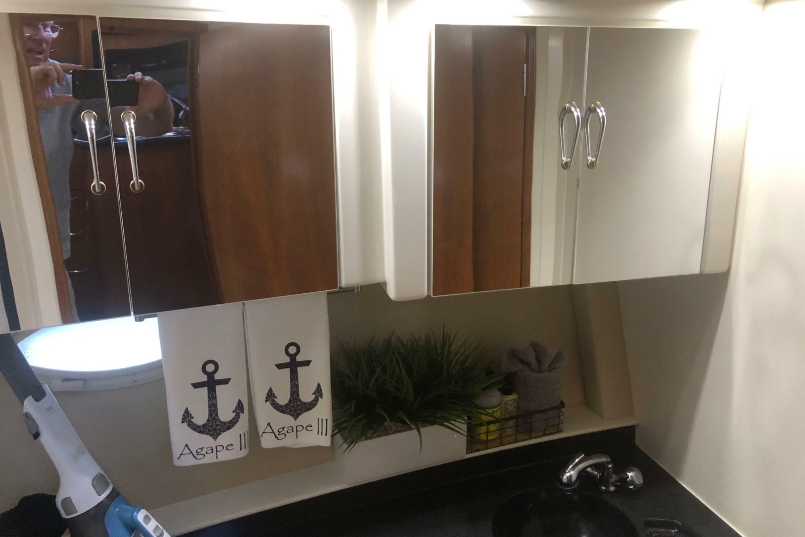 2005 Carver 41 Cockpit Motor Yacht
