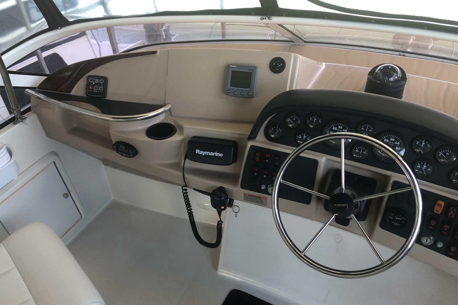 2005 Carver 41 Cockpit Motor Yacht