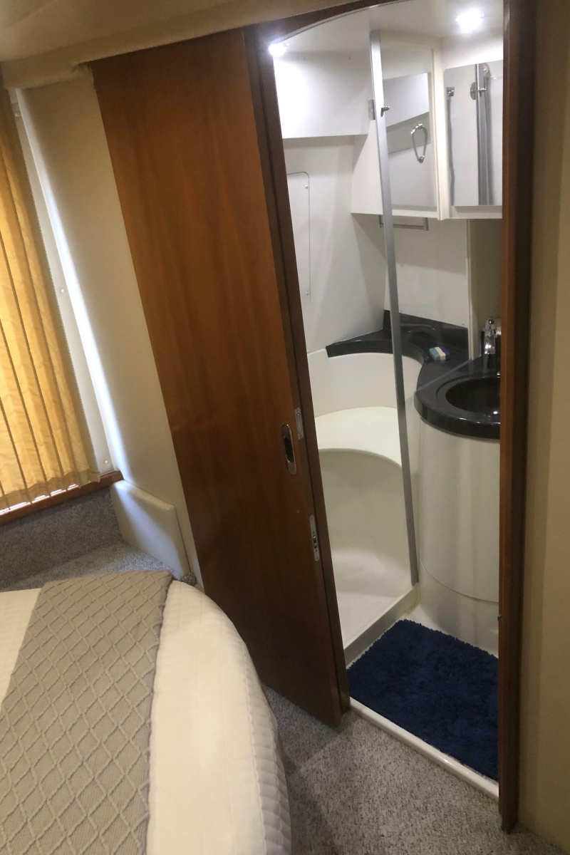 2005 Carver 41 Cockpit Motor Yacht