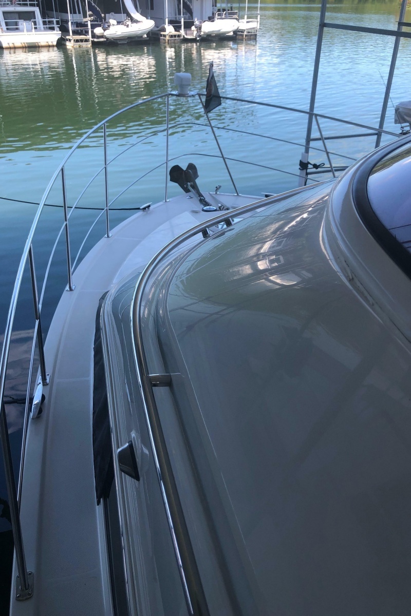 2005 Carver 41 Cockpit Motor Yacht