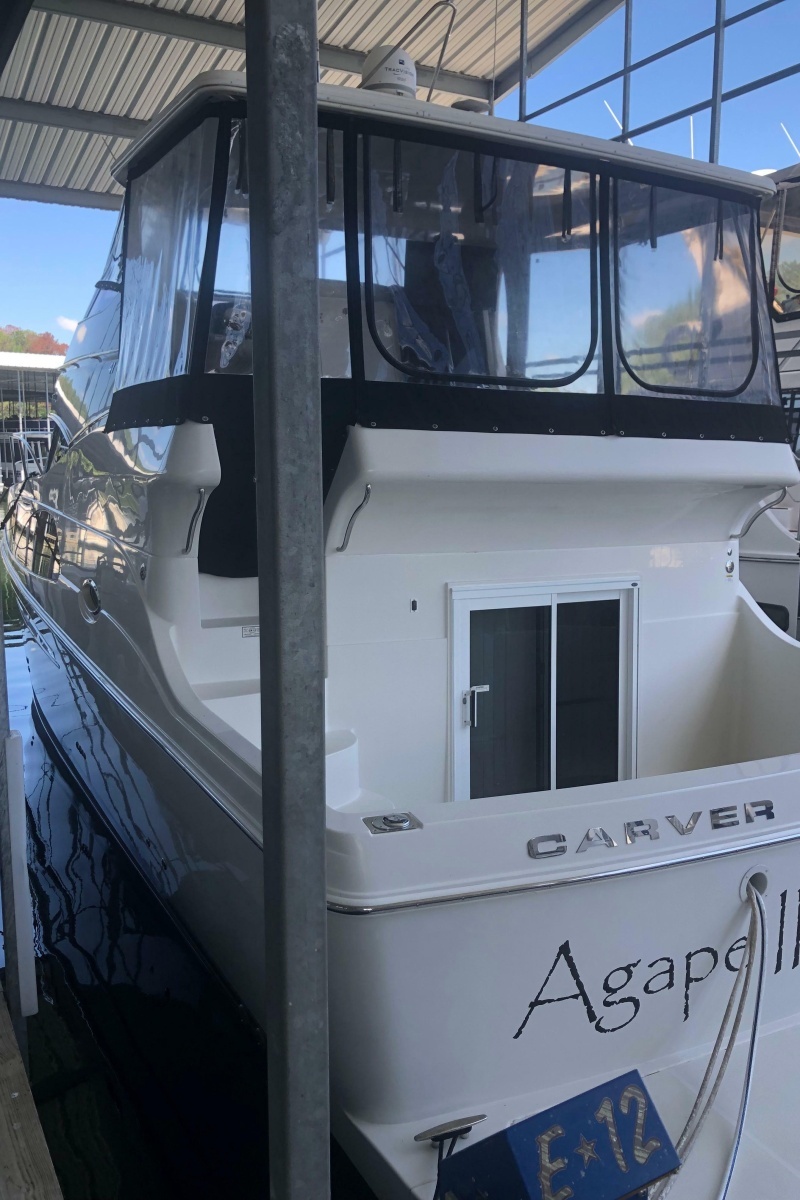 2005 Carver 41 Cockpit Motor Yacht