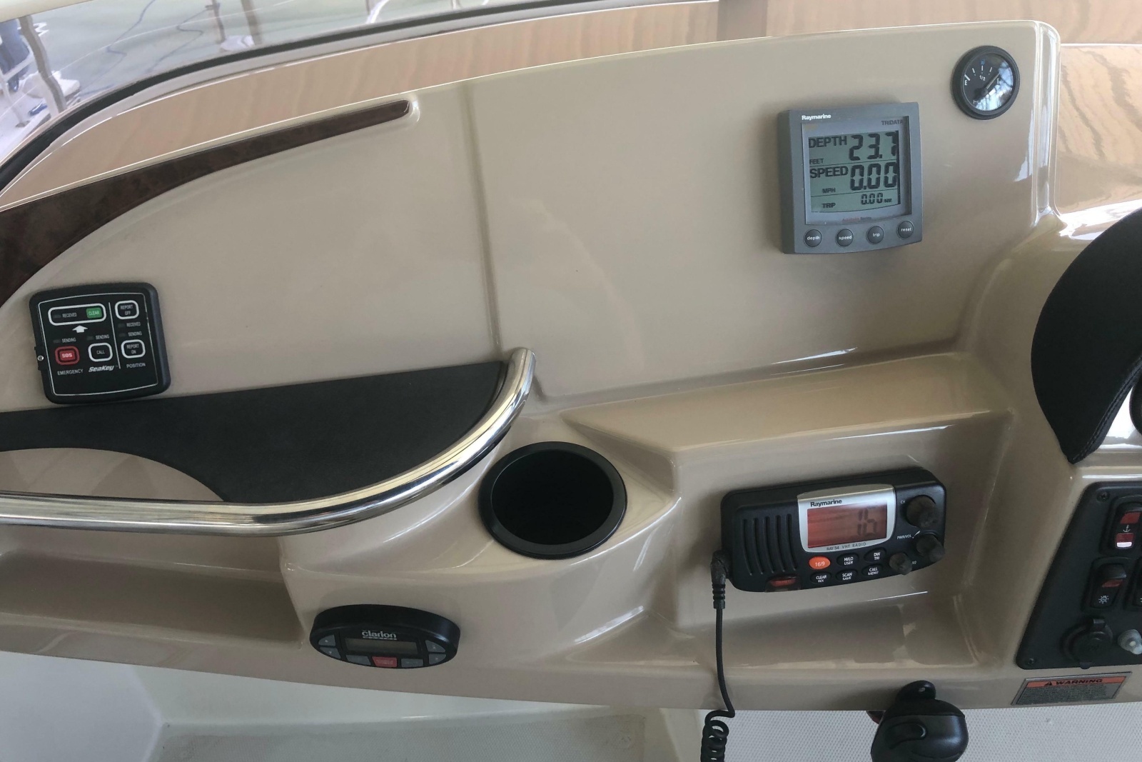2005 Carver 41 Cockpit Motor Yacht