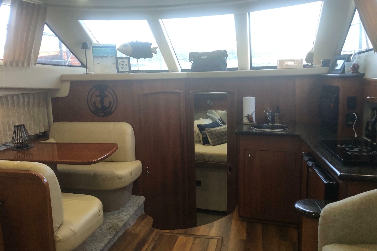 2005 Carver 41 Cockpit Motor Yacht