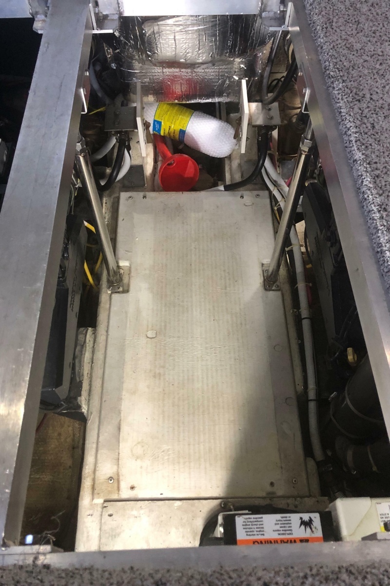 2005 Carver 41 Cockpit Motor Yacht