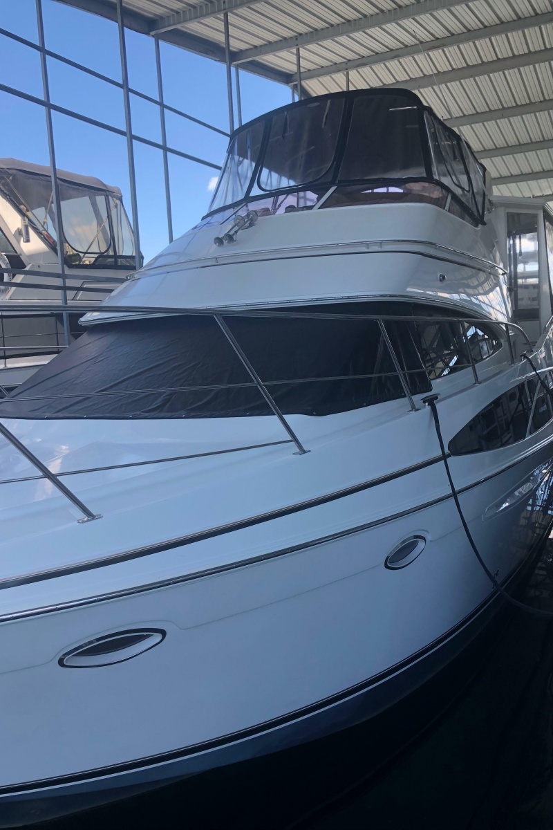 2005 Carver 41 Cockpit Motor Yacht