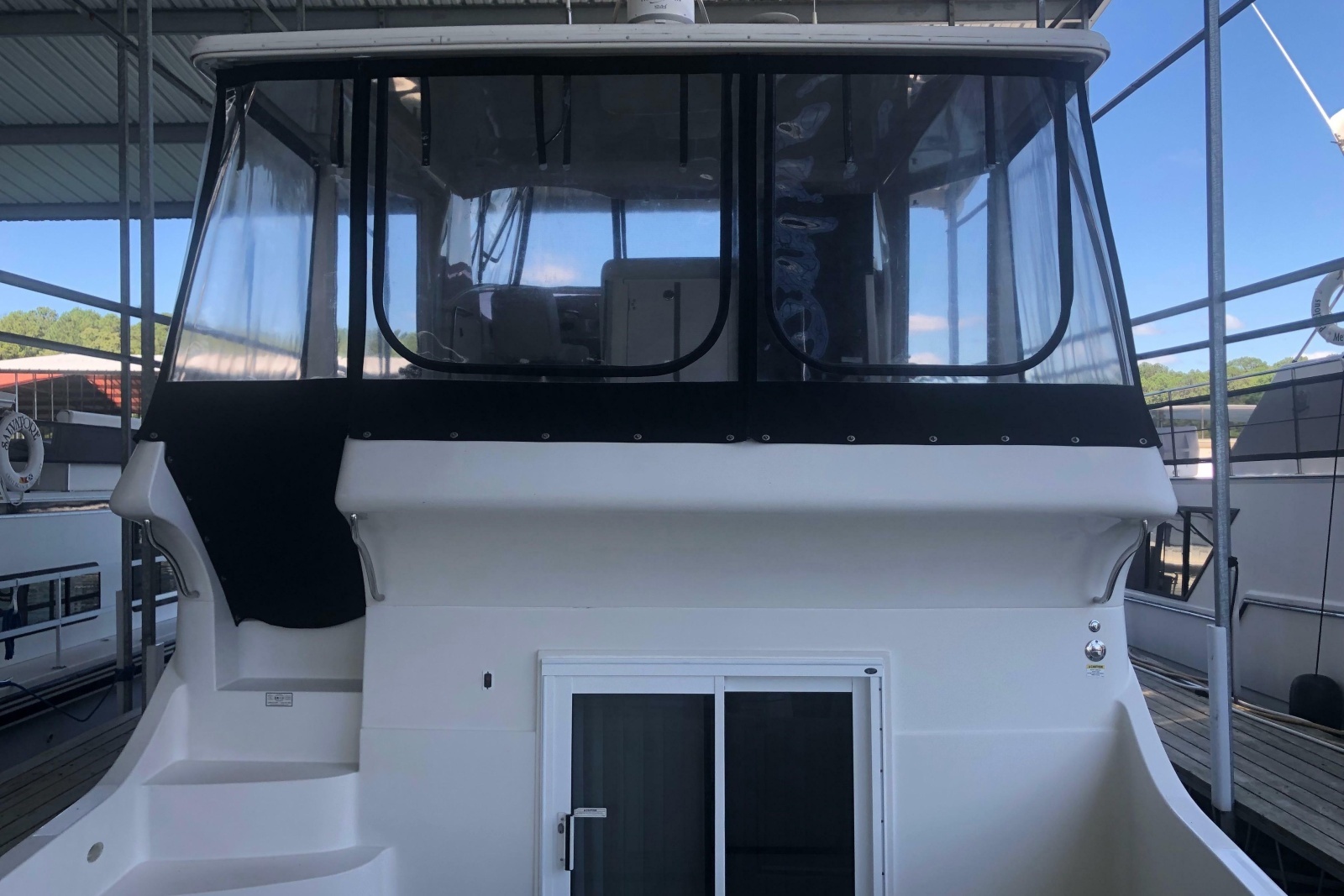 2005 Carver 41 Cockpit Motor Yacht