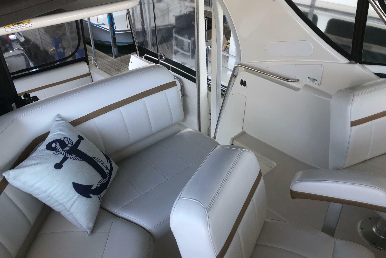 2005 Carver 41 Cockpit Motor Yacht