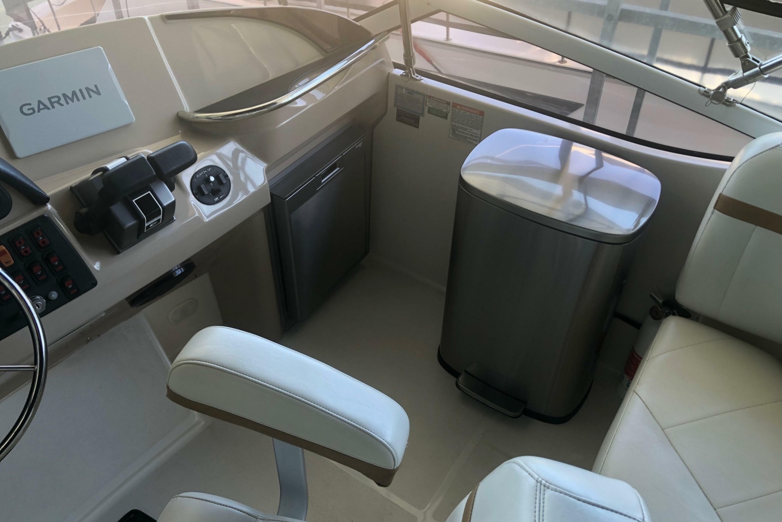2005 Carver 41 Cockpit Motor Yacht