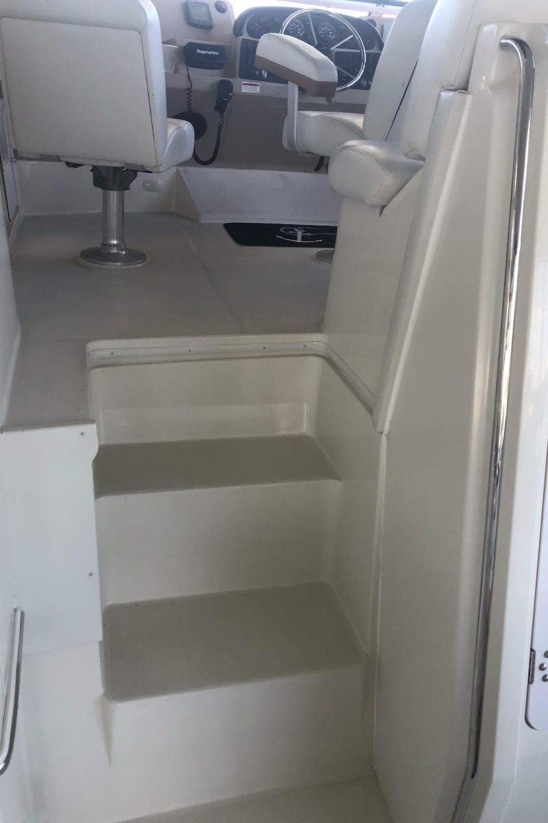 2005 Carver 41 Cockpit Motor Yacht