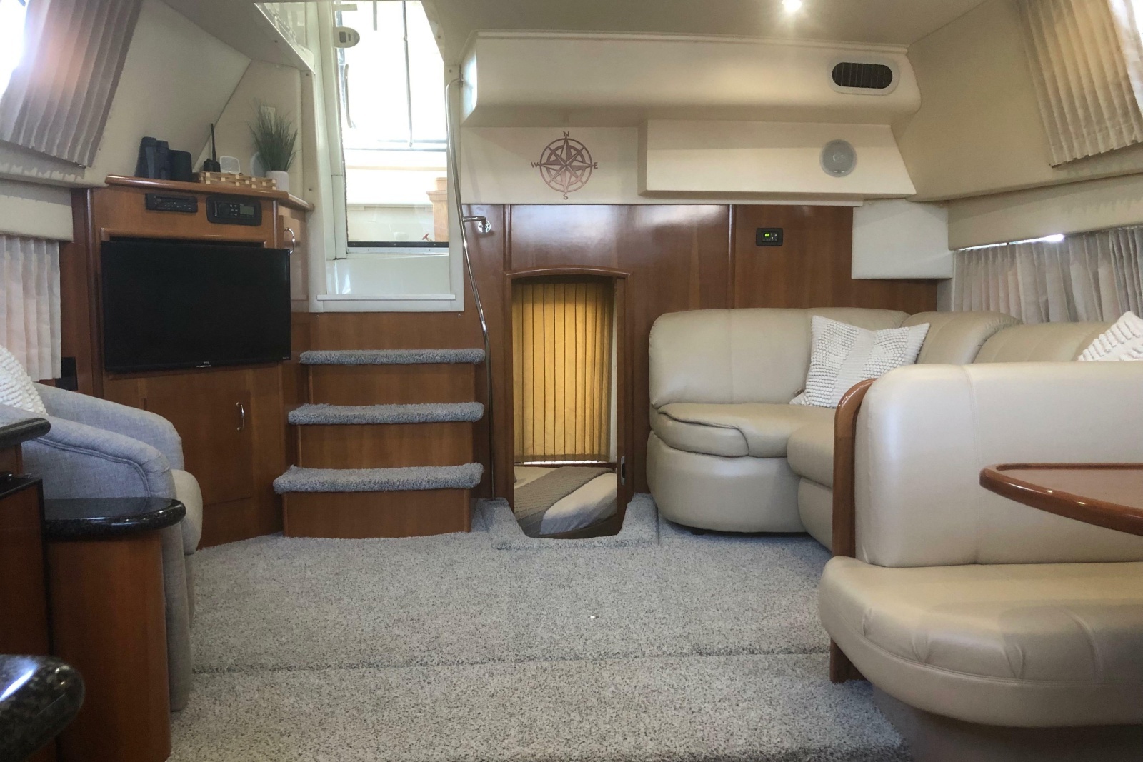 2005 Carver 41 Cockpit Motor Yacht