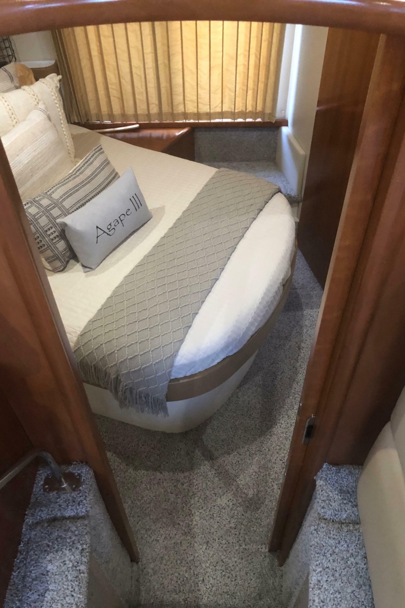 2005 Carver 41 Cockpit Motor Yacht