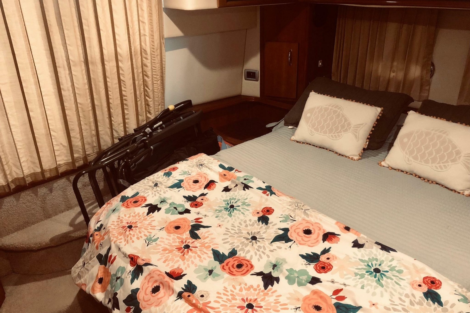2005 Carver 444 Cockpit Motor Yacht