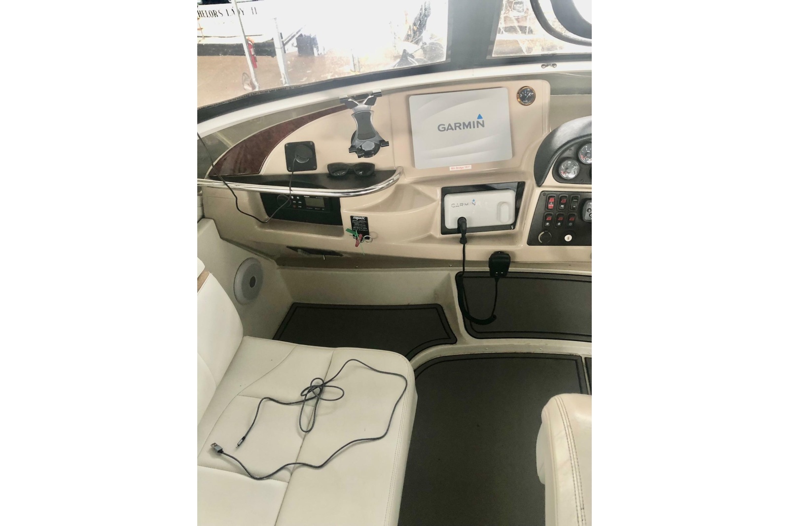 2005 Carver 444 Cockpit Motor Yacht