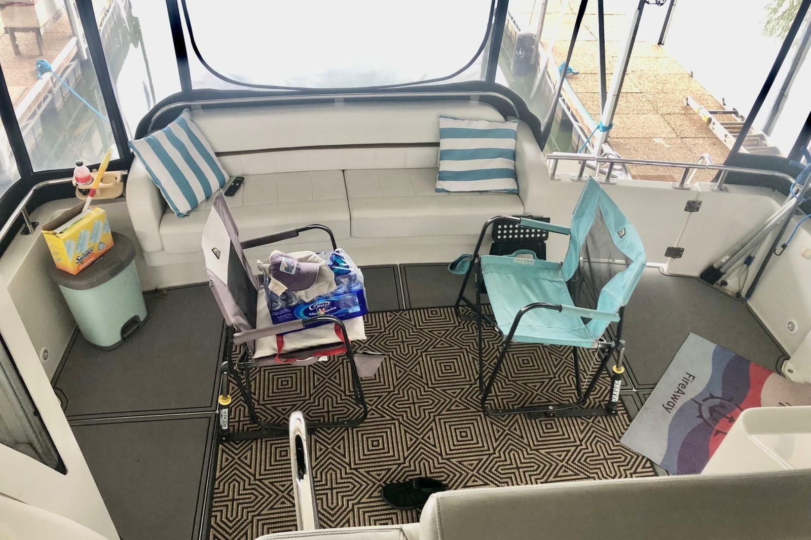 2005 Carver 444 Cockpit Motor Yacht