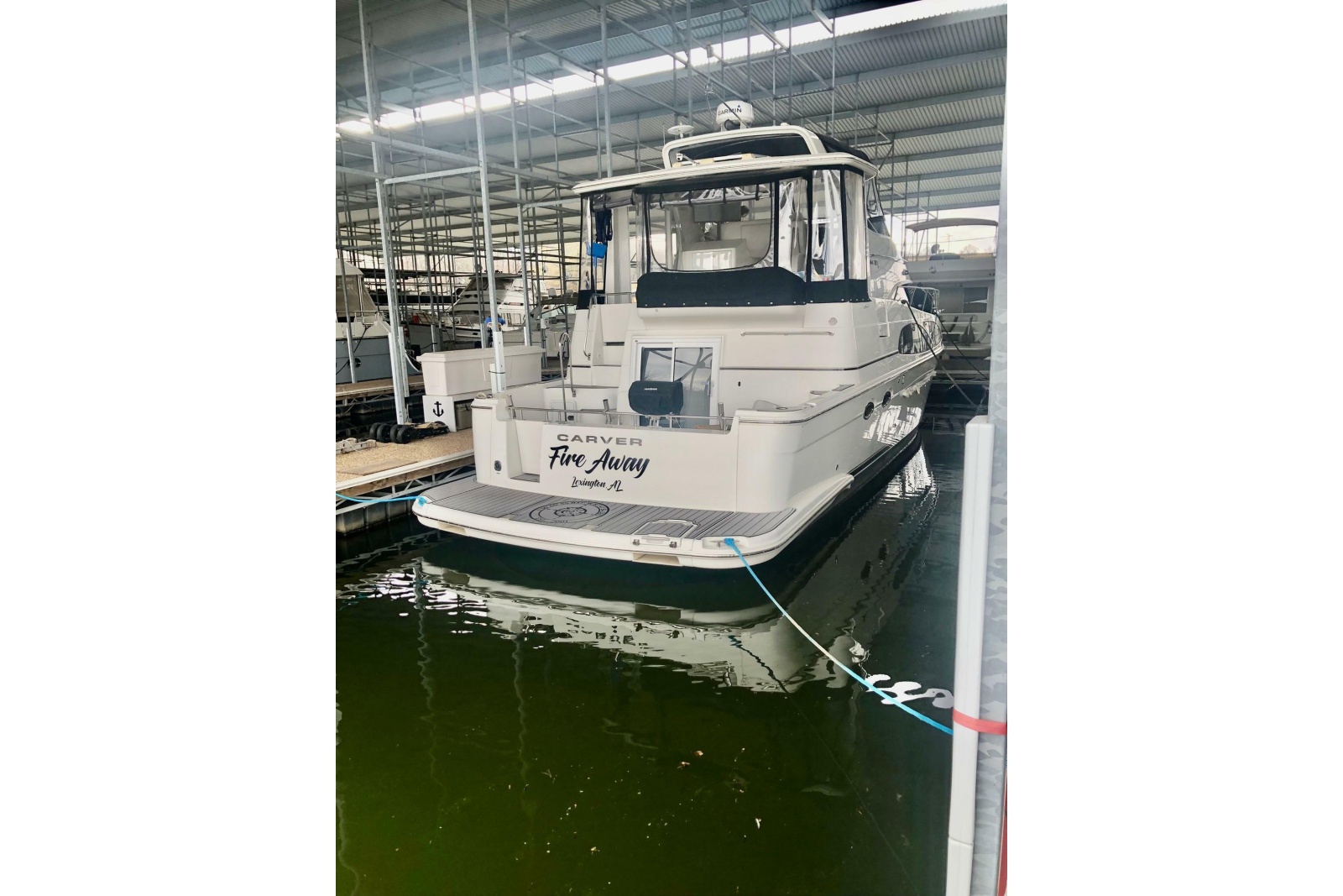 2005 Carver 444 Cockpit Motor Yacht
