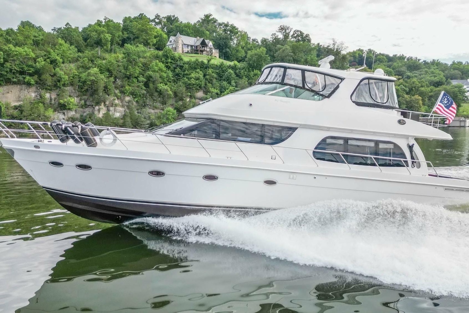 2005 Carver 56 Voyager