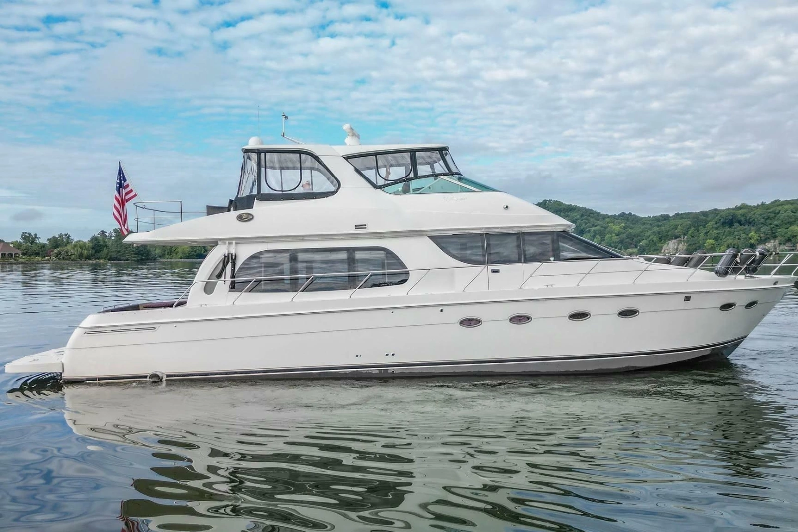 2005 Carver 56 Voyager