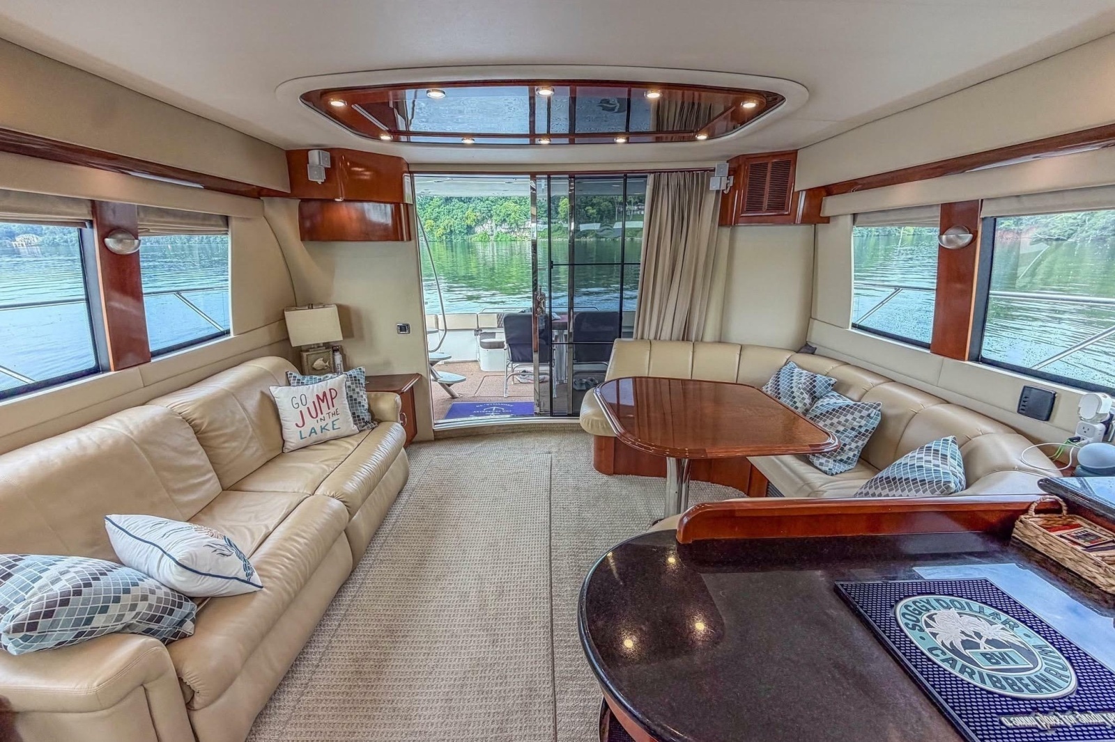 2005 Carver 56 Voyager