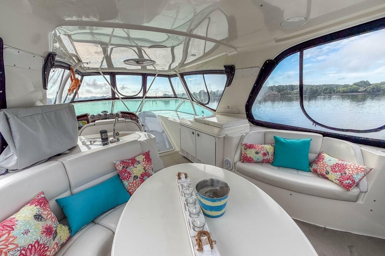 2005 Carver 56 Voyager