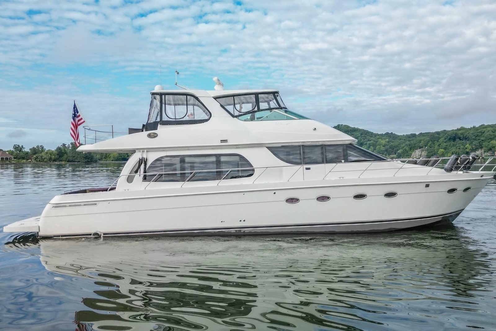 2005 Carver 56 Voyager