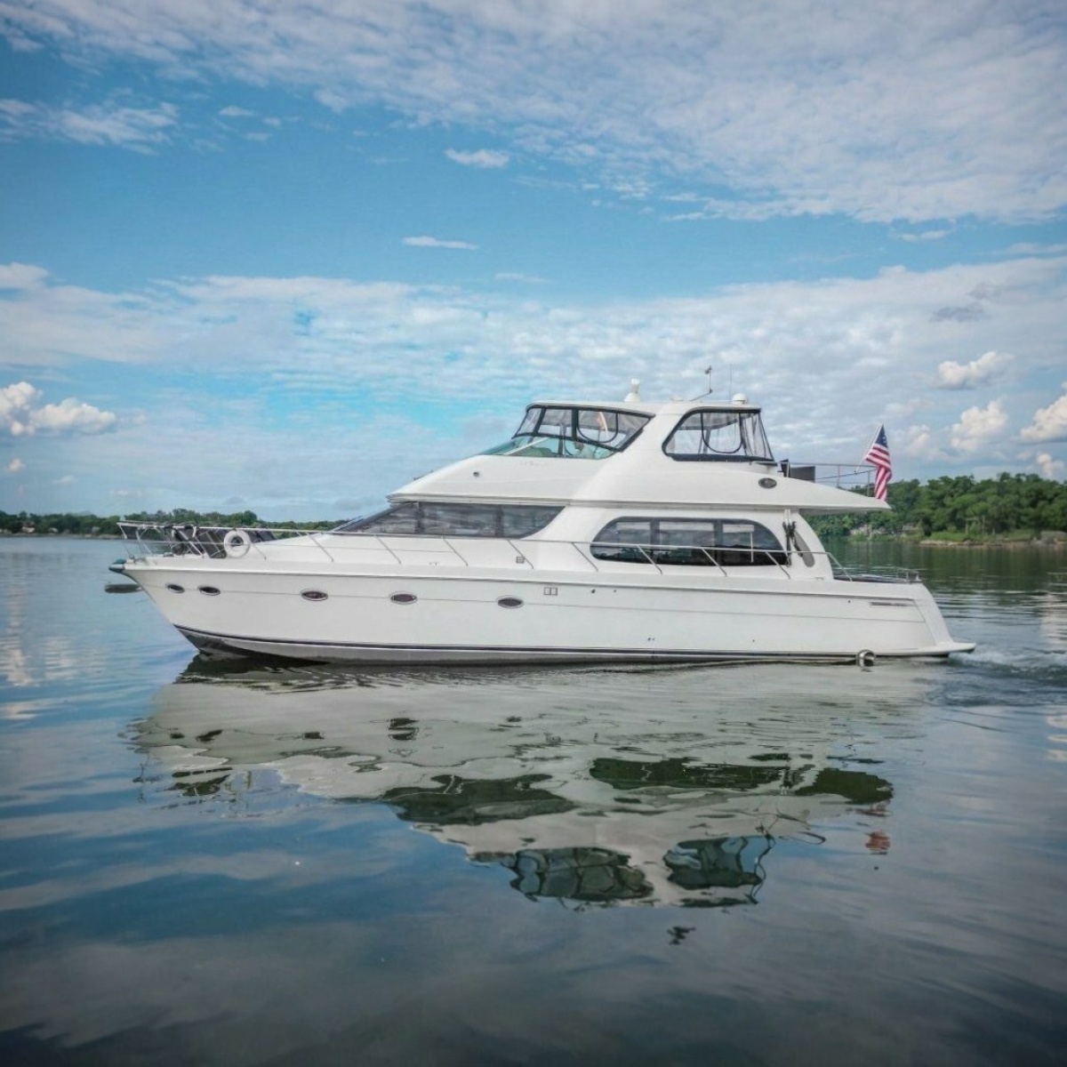 2005 Carver 56 Voyager